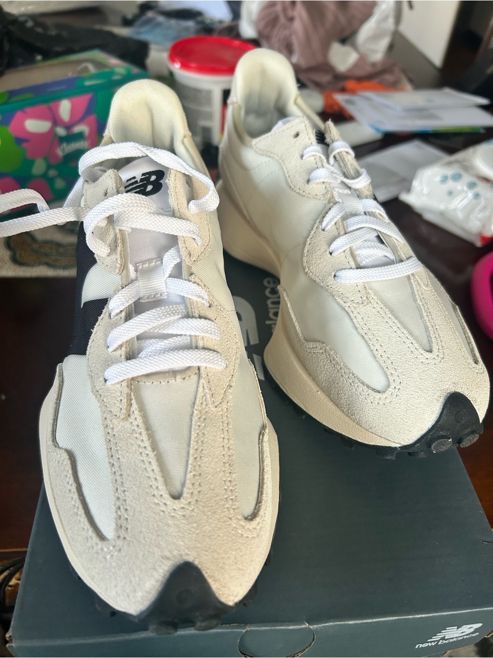 Women’s New Balance 327